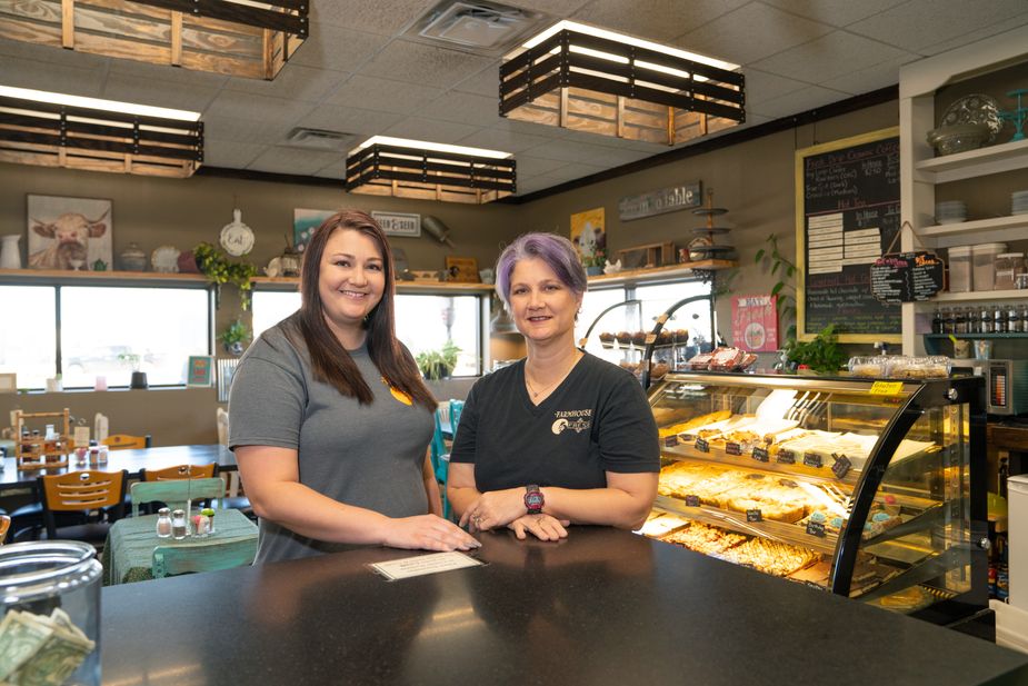 Paulette Rink, with daughter Bailey, opened Farmhouse Fresh in Enid with the goal of providing healthy and delicious dishes. Photo by Dawn Muncy