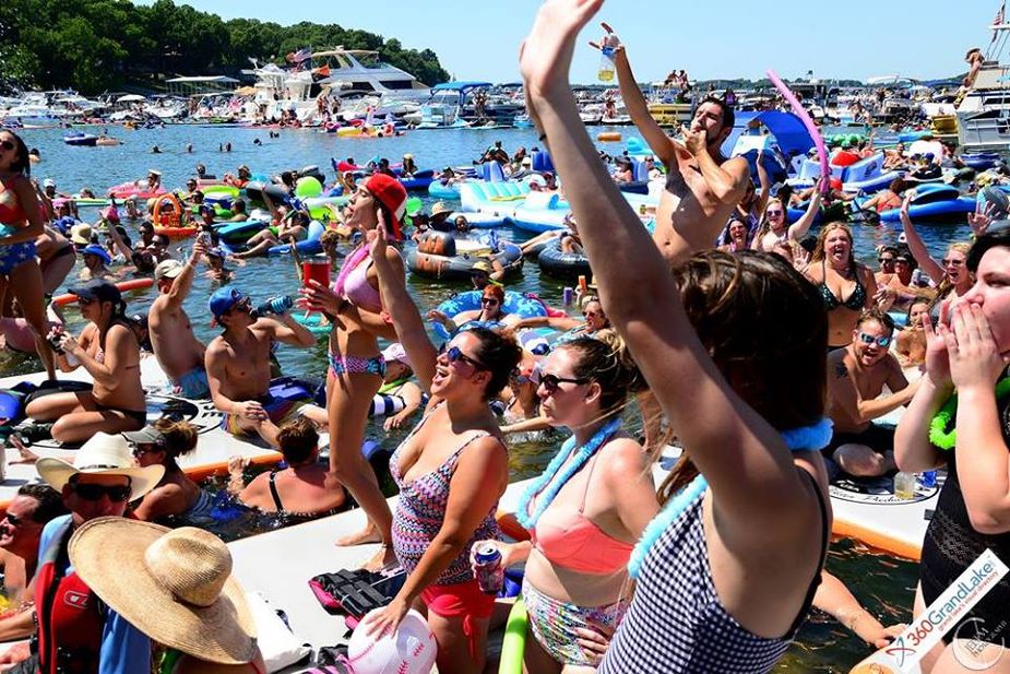 AquaPalooza brings the party to Grand Lake this weekend for a four-hour concert that's sure to make a splash.
