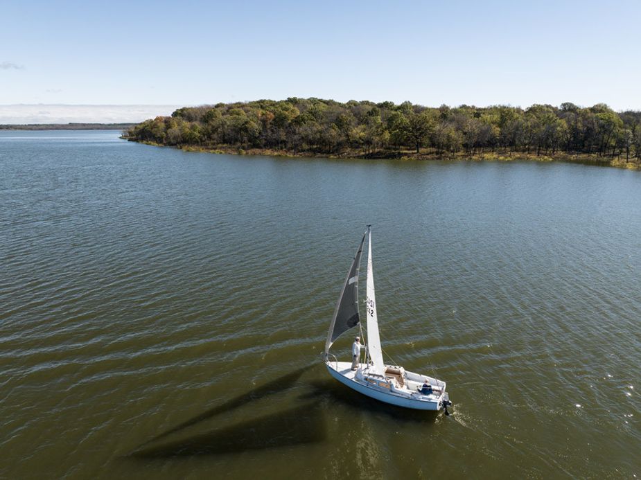 The Tsa-La-Gi Yacht Club at Fort Gibson Lake is home to one of Oklahoma’s two American Sailing Association-certified sailing schools. Photo by David Joshua Jennings