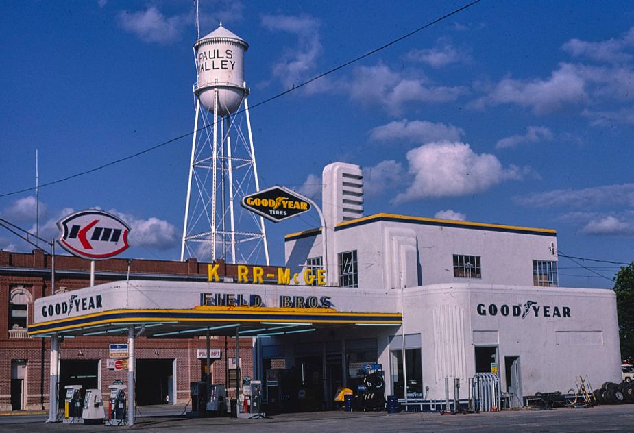 Field Brothers Kerr Mac Service Station in Pauls Valley. Photo courtesy The Library of Congress