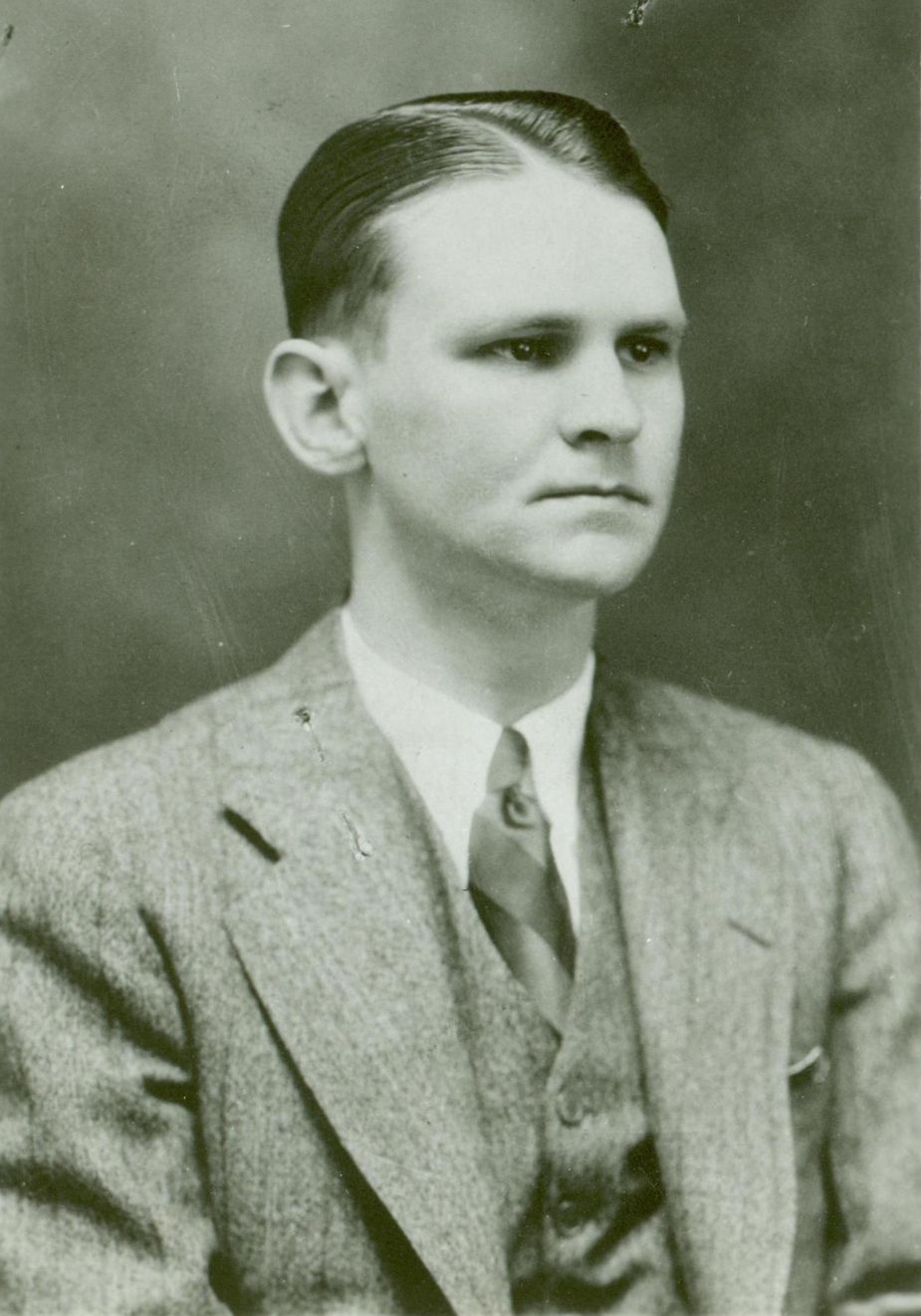 Melvin Horace Purvis was an FBI special agent in charge of the Chicago field office. He was part of the team that brought Floyd down in Ohio. Opposite page: An undated mug shot of Floyd—one of many taken over the years. Photo courtesy the Federal Bureau of Investigation