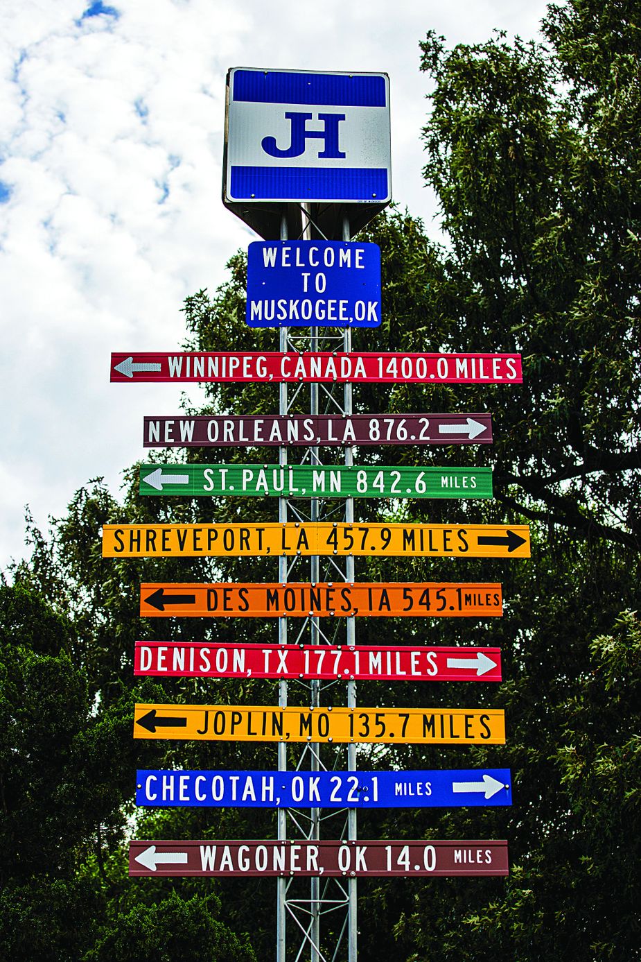 A wayfinding sign along the Jefferson Highway in Muskogee Photo by Shane Bevel