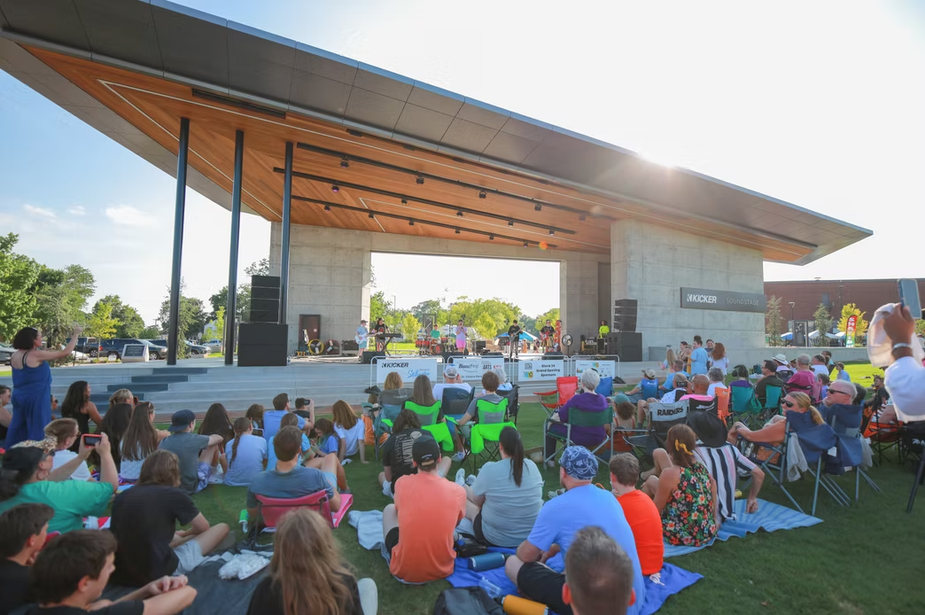 The Dancing Turtle Arts Festival in Stillwater is a destination for all things creative—from artist booths and the culinary arts to live music at the downtown Block 34 pavillion stage. Photo courtesy Dancing Turtle Arts Festival
