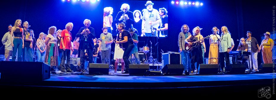 “This Land Is Your Land” at the 24th Annual Woody Guthrie Folk Festival in 2021. Photo by  Chris J. Zähller/Messenger Web Design LLC dba Mercury Photo Bureau https://mercury.photo